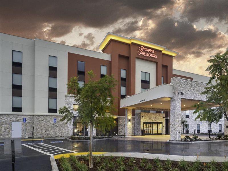 Hampton Inn&Suites Santa Maria Exterior foto